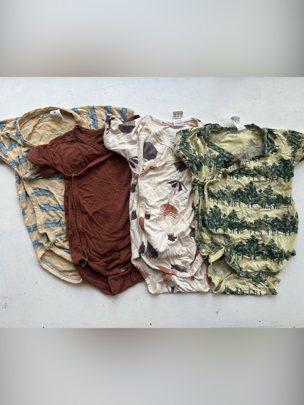 Kate Quinn Short-sleeved Bamboo Collection Onesies set of 4